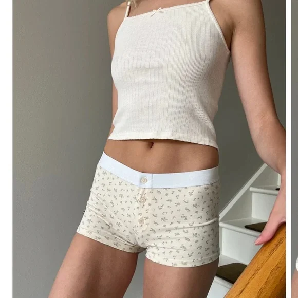 Brandy Melville Floral Boyshort Underwear - Picture 5 of 6